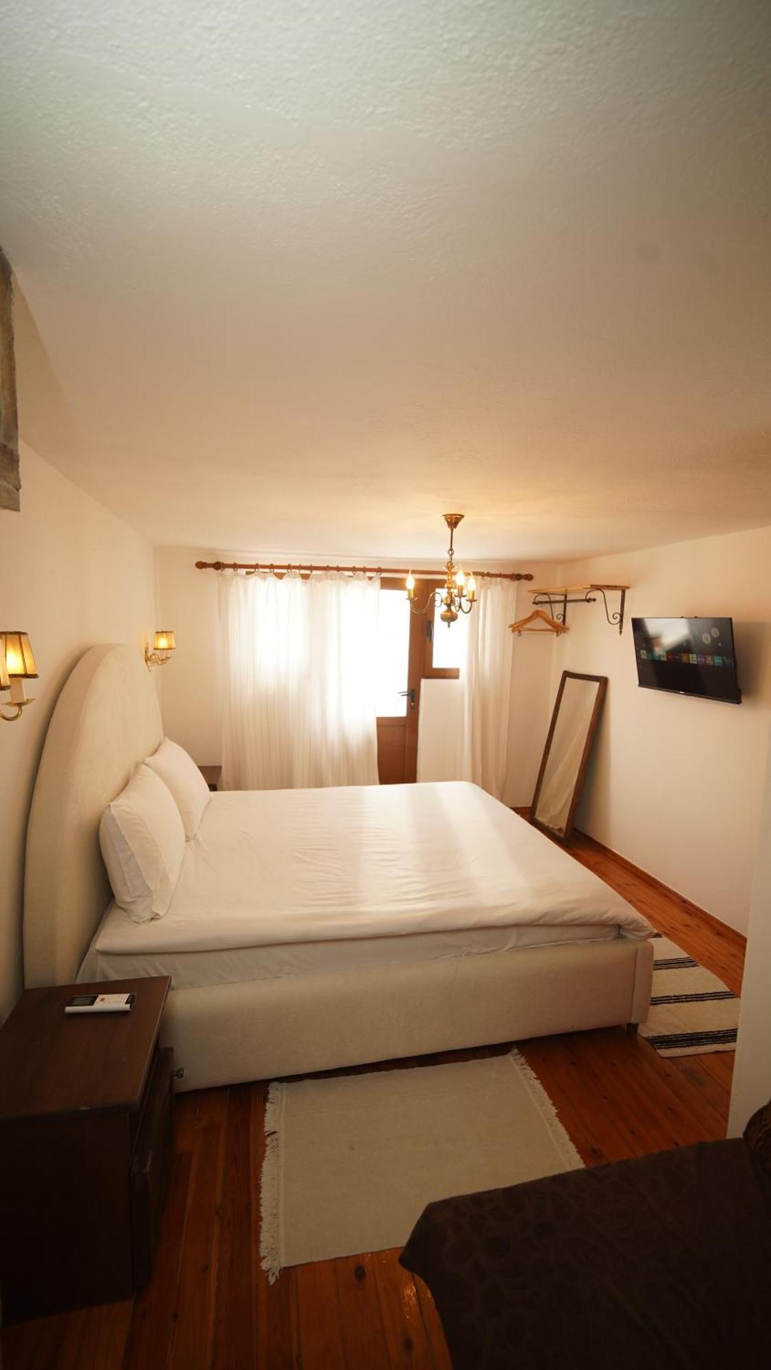 Relax Inn Korça Exteriör bild